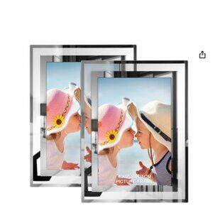 2 - 4 X 6 STYLISH PICTURE FRAME SET, SILVER GLASS FRAMES